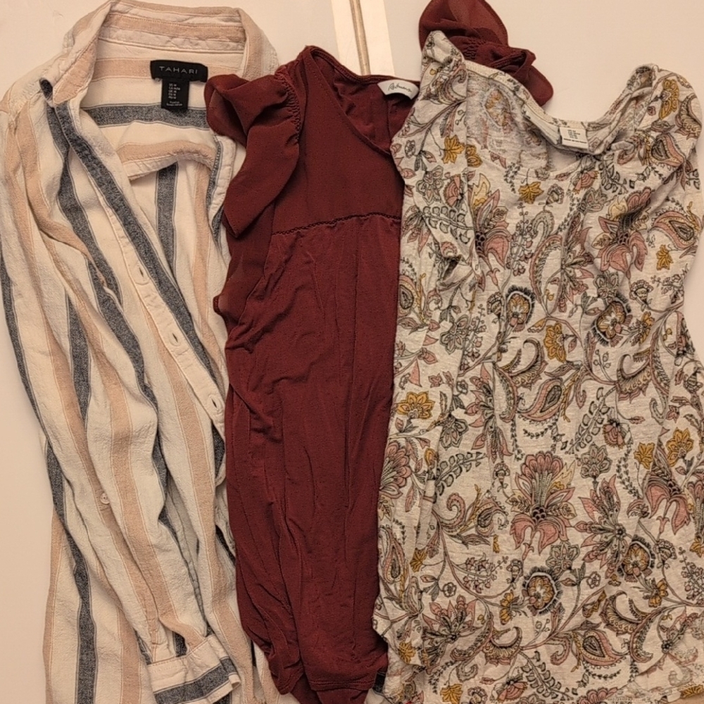 Lot of 14 Women’s Blouses Bundle Mixed Colors Work Office Tops - Size S - Picture 4 of 10